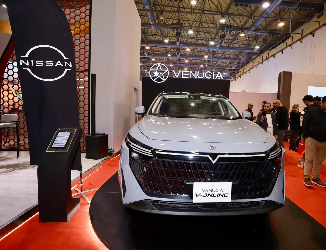 نيسان مصر توقع اتفاقية تعاون استراتيجي مع شركة نور الدين الشريف لتوزيع علامة ” فينوشيا “في السوق المصري