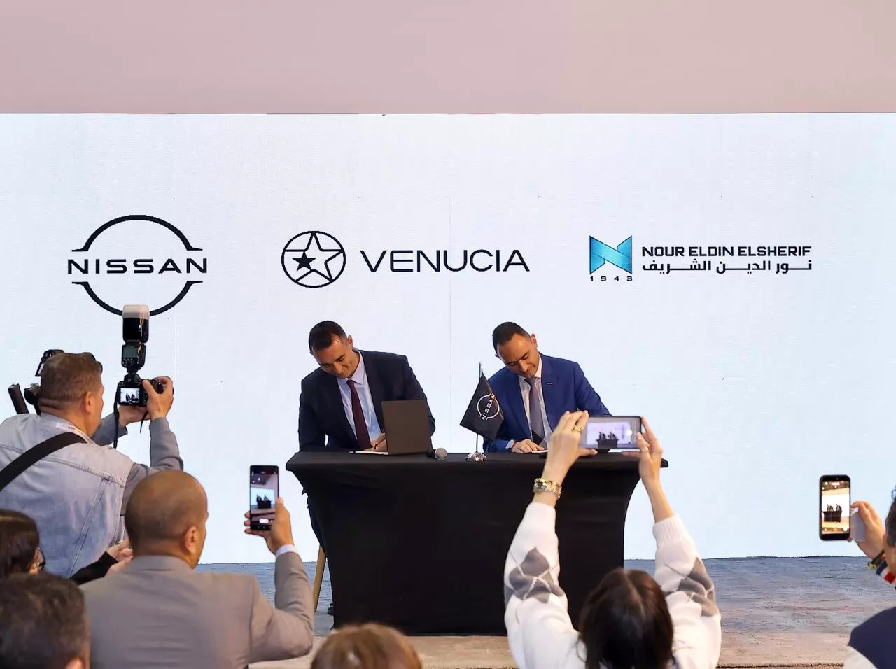 نيسان مصر توقع اتفاقية تعاون استراتيجي مع شركة نور الدين الشريف لتوزيع علامة ” فينوشيا “في السوق المصري