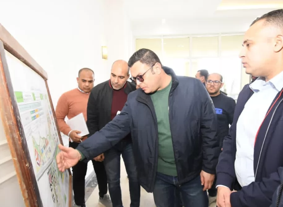 جولة موسعة لوزير الإسكان بمشروعات المدينة التراثية بالعلمين