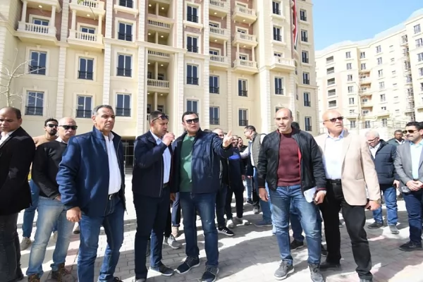 جولة موسعة لوزير الإسكان بمشروعات المدينة التراثية بالعلمين