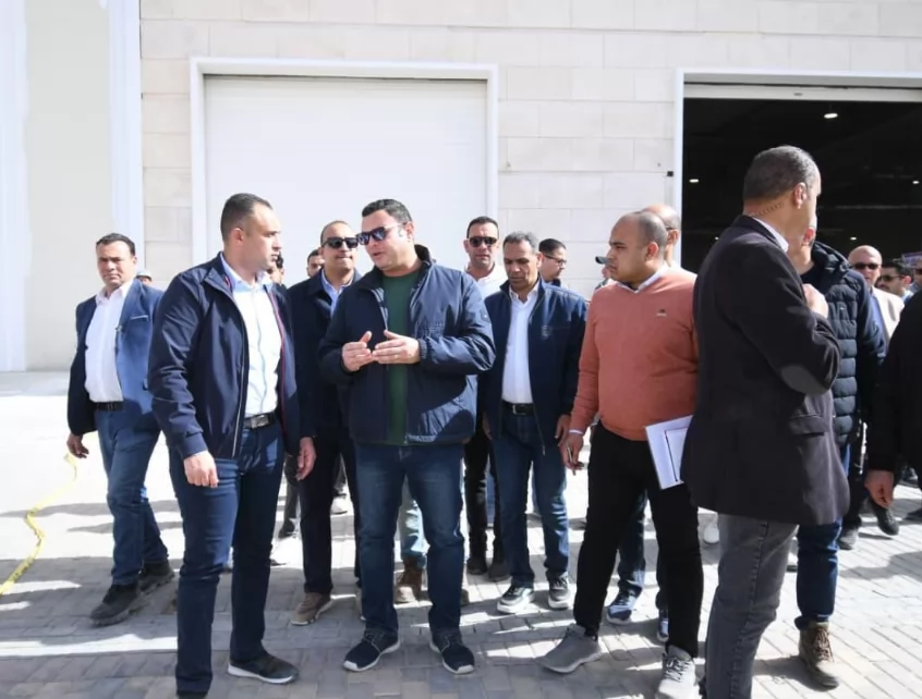 جولة موسعة لوزير الإسكان بمشروعات المدينة التراثية بالعلمين