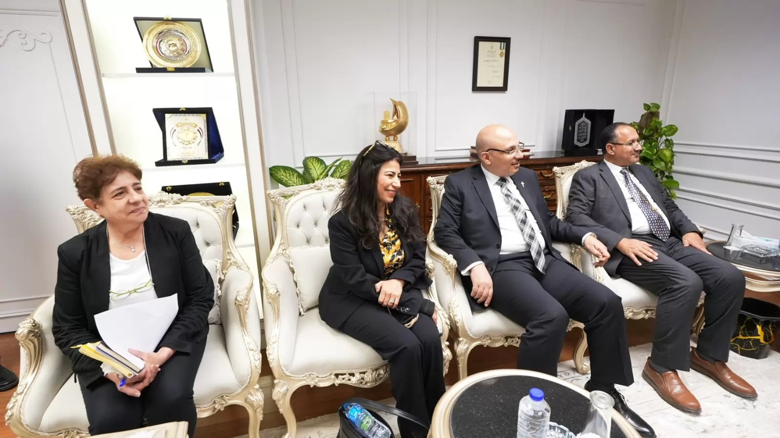 محافظ أسيوط يستقبل رئيس الطائفة الإنجيلية