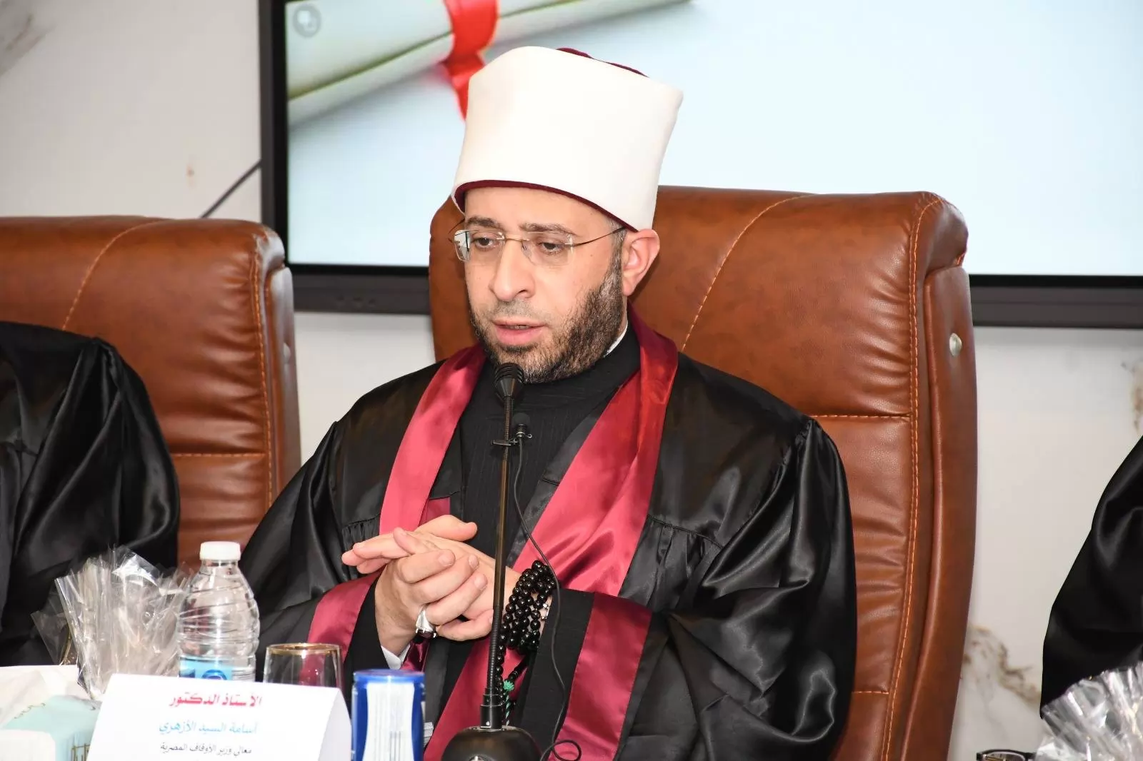 وزير الأوقاف يًحكم رسالة ماجستير بجامعة قناة السويس..صور