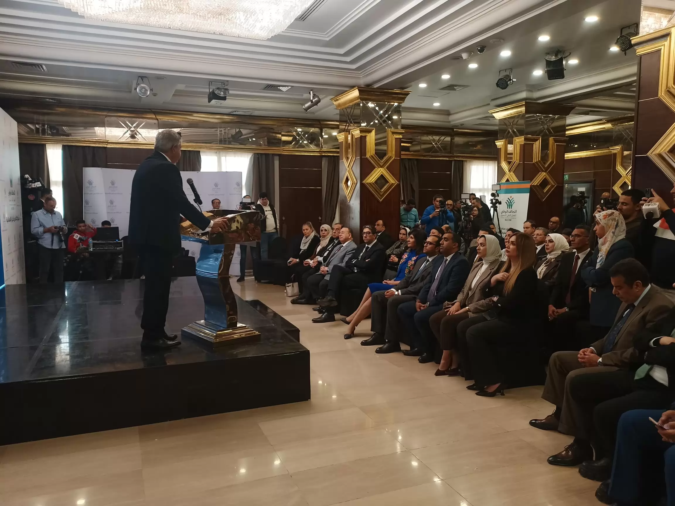 توزيع مليونين وثلاثمائة ألف كرتونة موادغذائيةجافة بجميع المحافظات