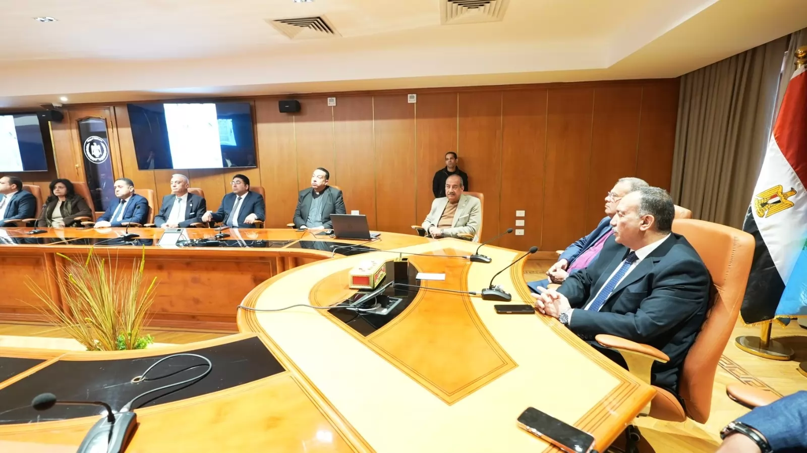 محافظ أسيوط والقس أندريه يشهدان إطلاق حزمة مبادرارات تنموية 