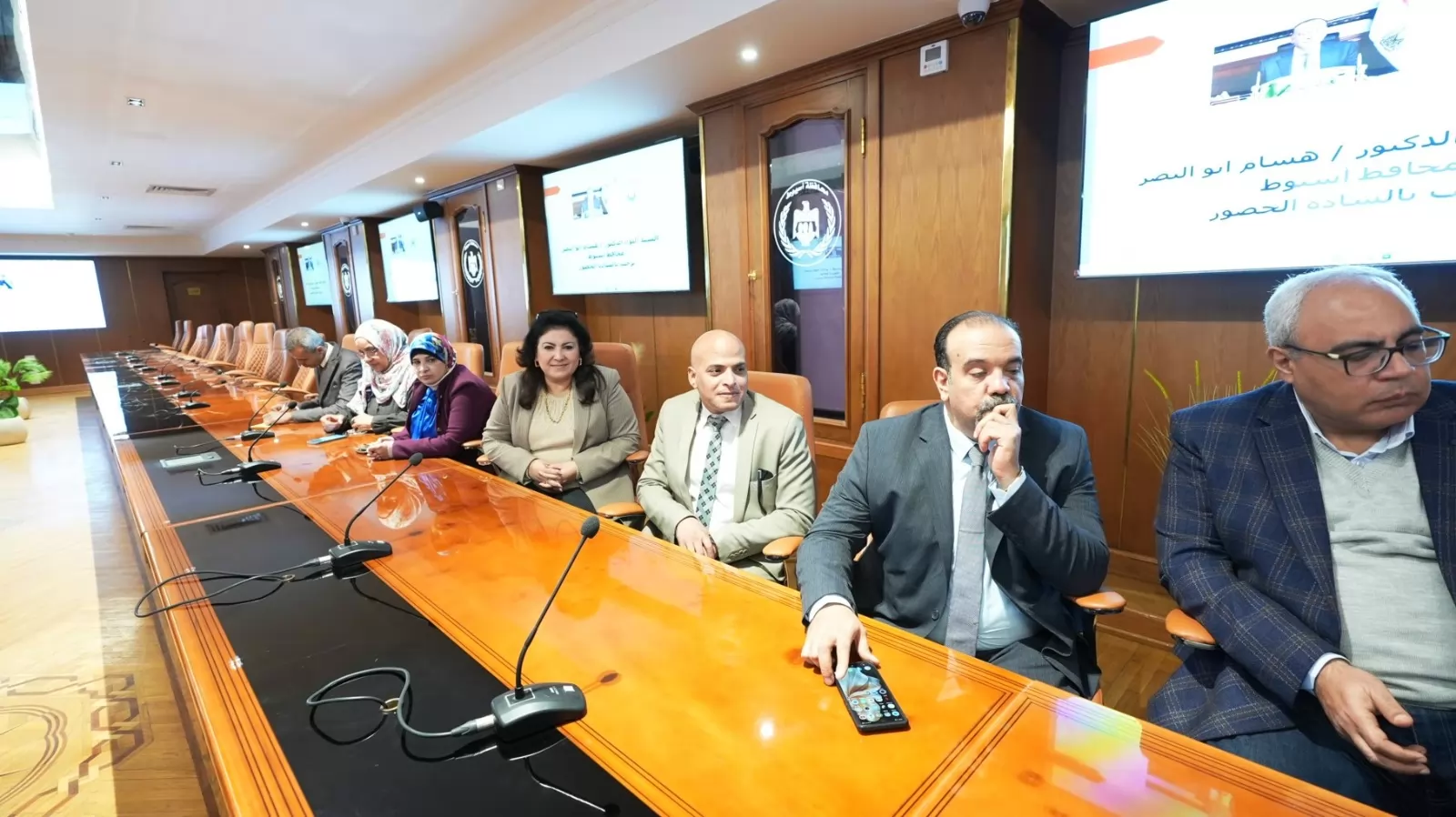 محافظ أسيوط والقس أندريه يشهدان إطلاق حزمة مبادرارات تنموية 