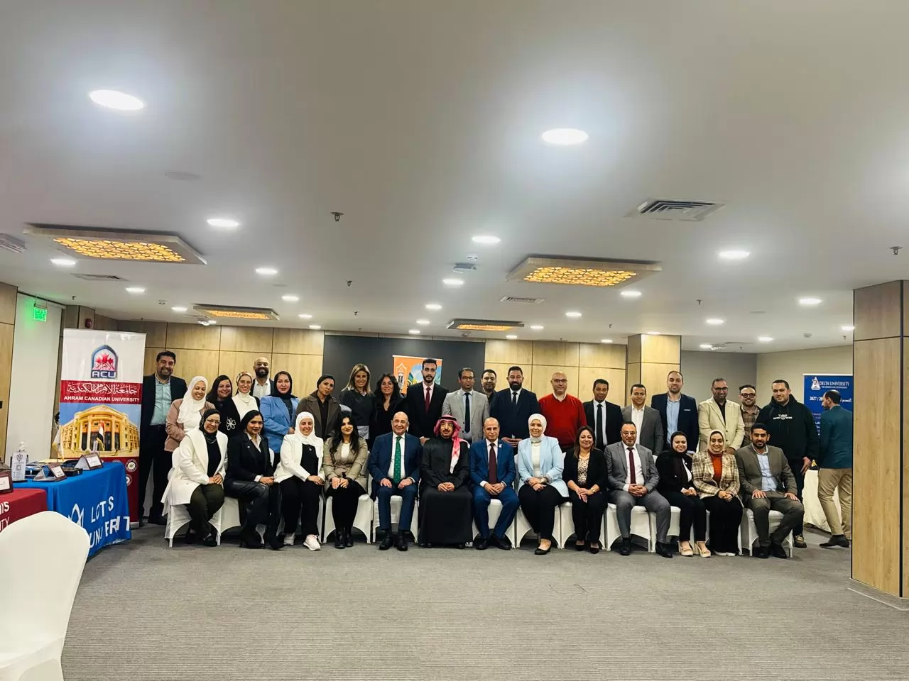 في ختام معرض الجامعات بالكويت.. ازدحام غير مسبوق من الجالية المصر