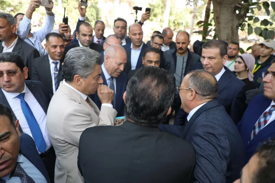 وزير الزراعة يتفقد النسخة السادسة لمهرجان القاهرة الدولي للتمور ب