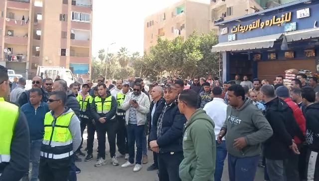 شاهد بالفيديو قيادات جهاز بدر أمام طوفان جماهير الزلزال بعد غقل 3