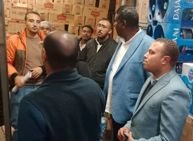 رئيس جهاز الشيخ زايد يشن حملات مفاجئة على الأسواق والمحلات.. بالص