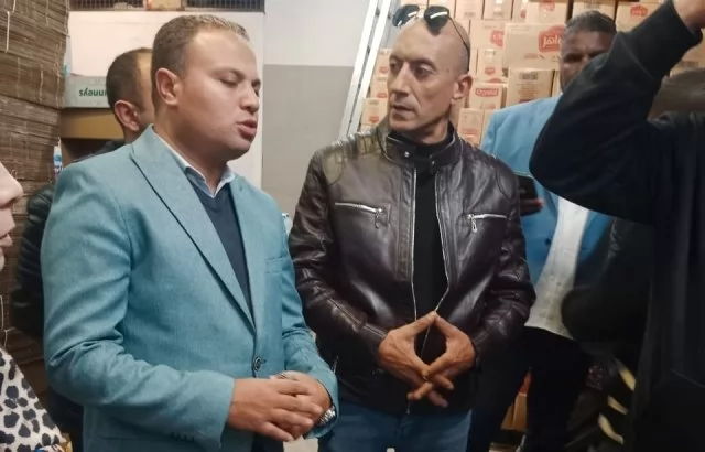 رئيس جهاز الشيخ زايد يشن حملات مفاجئة على الأسواق والمحلات.. بالص