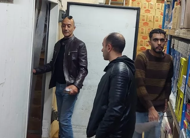 رئيس جهاز الشيخ زايد يشن حملات مفاجئة على الأسواق والمحلات.. بالص