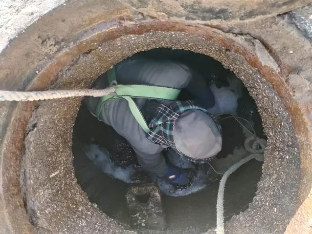 رئيس جهاز العاشر يتابع أهم الأعمال الخدمية بالأحياء والمناطق الصن