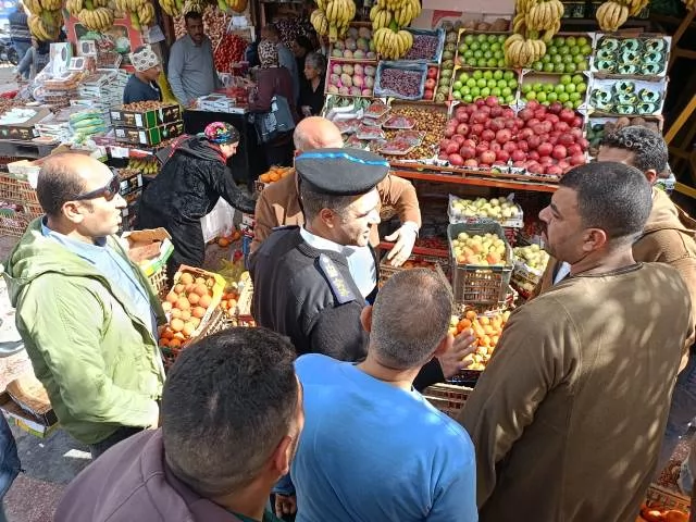 حملة شرسة من جهاز الشروق على المخالفات وتحرير 16 محضر.. بالصور