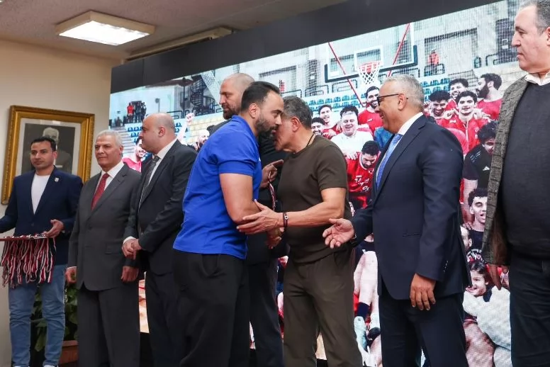 اتحاد السلة يسلم الأهلي كأس دوري المرتبط