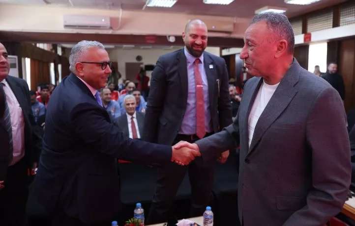 اتحاد السلة يسلم الأهلي كأس دوري المرتبط