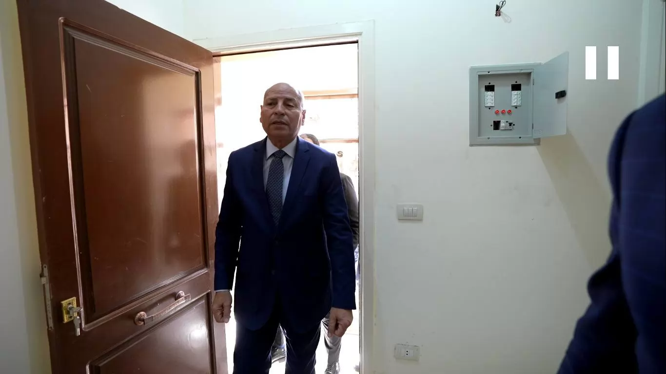 رئيس الوزراء يتابع إعادة تسكين الأسر بعد ترميم عقارات 