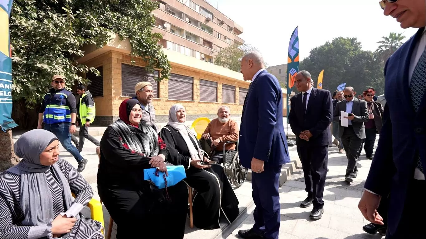 رئيس الوزراء يتابع إعادة تسكين الأسر بعد ترميم عقارات 