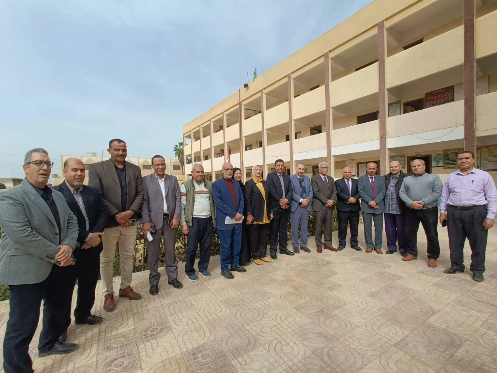 مدير تعليم الإسماعيلية ولجنة وزارية يتفقدون مدارس القصاصين ..صور