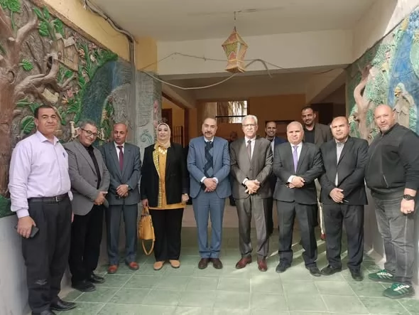 مدير تعليم الإسماعيلية ولجنة وزارية يتفقدون مدارس القصاصين ..صور