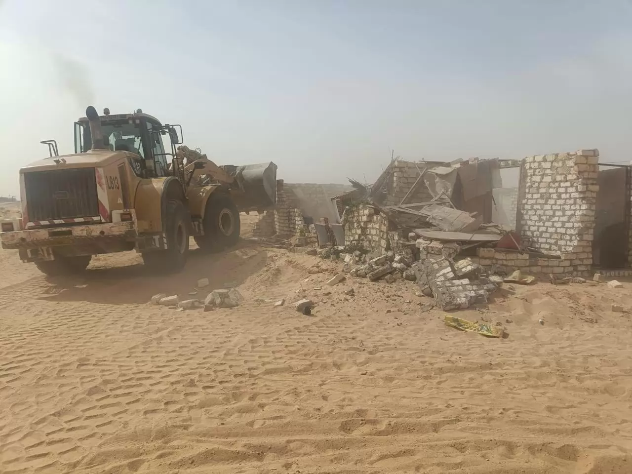  العبور الجديدة: إزالة 9 قطع أراضٍ مخالفة بمنطقة الأمل سابقًا 
