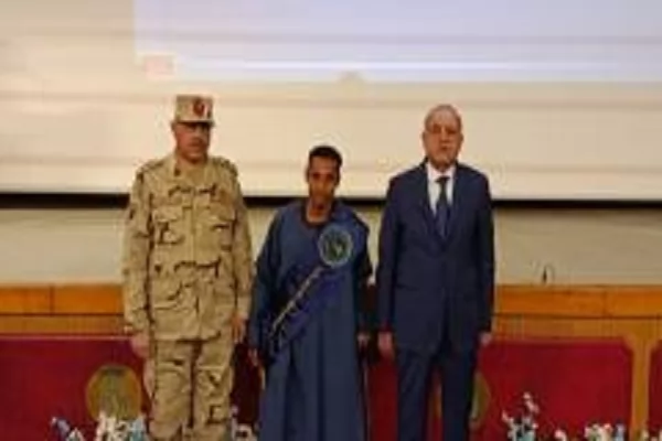 محافظ الأقصر يشارك فى إحتفالية جمعية المحاربين القدماء 