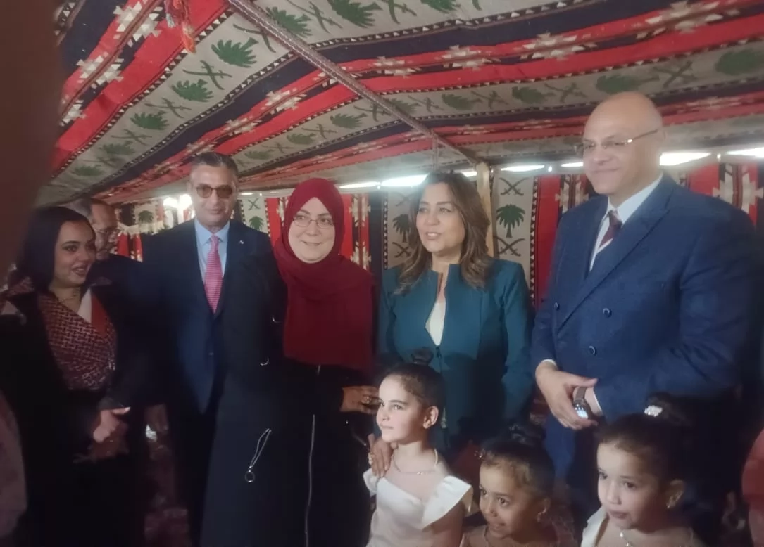 وزيرا التموين والتنمية المحلية ومحافظ القليوبية يفتتحون معرضي 