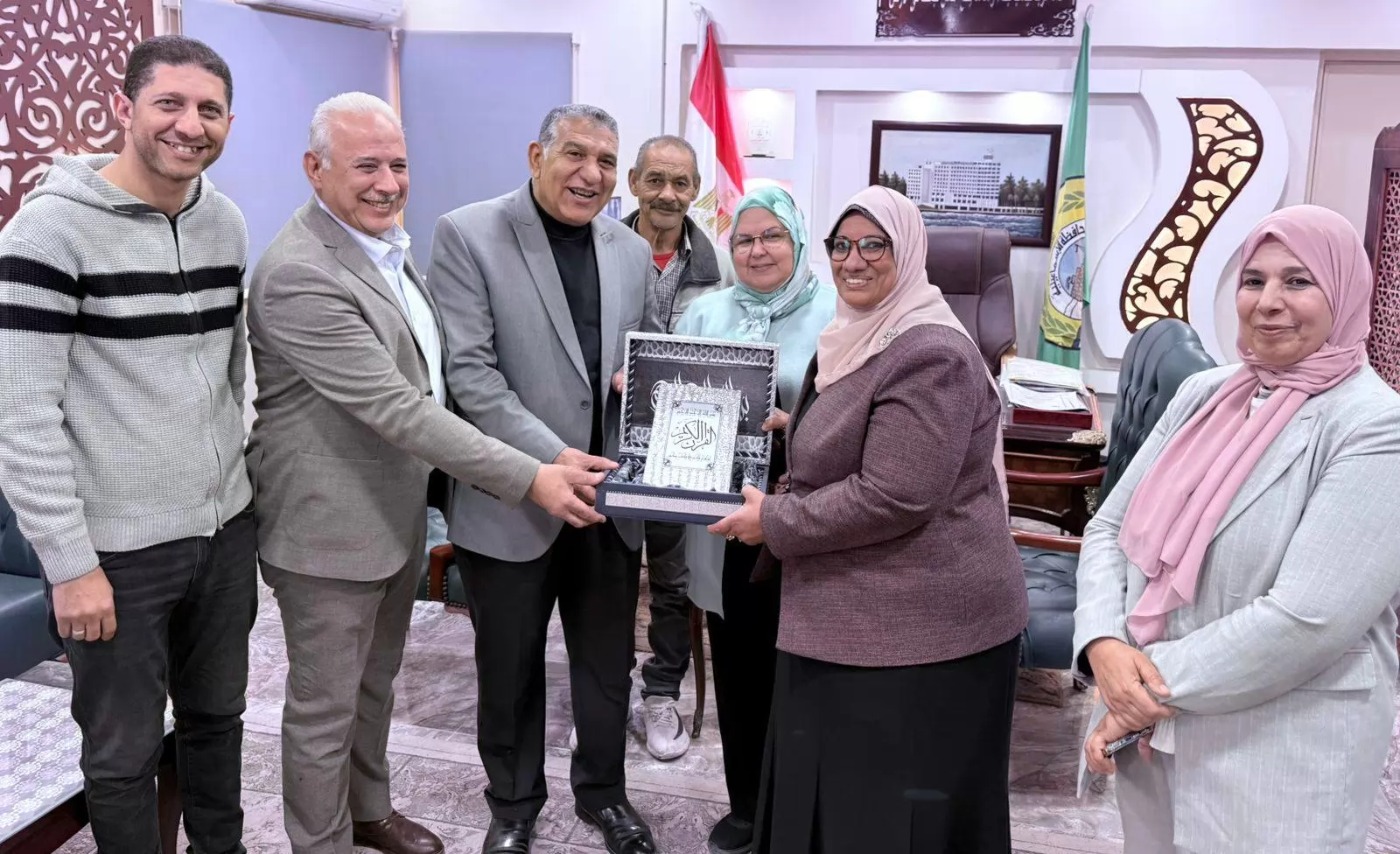 الإسماعيلية تكرم اسماعيل محسن مدير التعليم العام بعد مسيرة عطاء