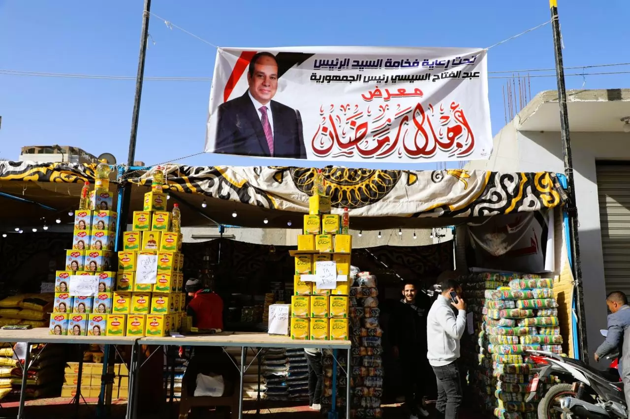 محافظ المنيا يفتتح منفذًا غذائيًا ببني مزار ضمن منظومة أهلا رمضان