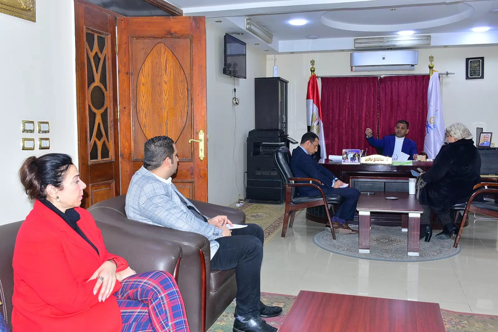 رئيس البياضية بالأقصر يعقد لقاء اليوم المفتوح مع المواطنين