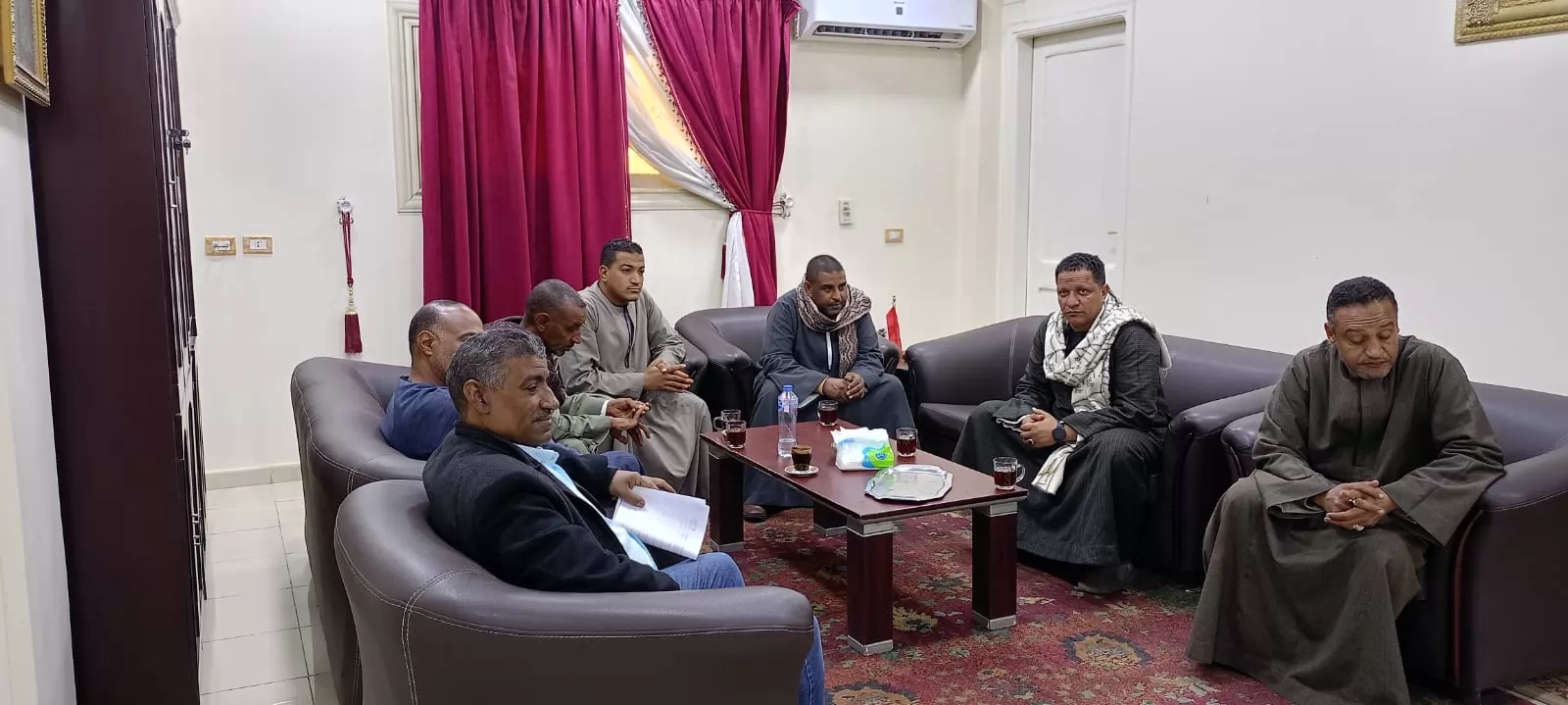 رئيس البياضية بالأقصر يعقد لقاء اليوم المفتوح مع المواطنين