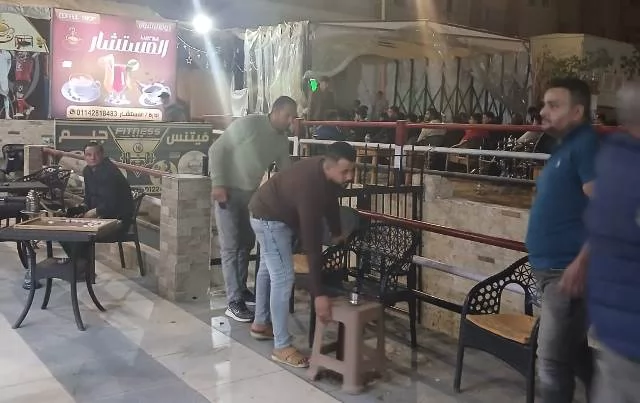 حملة ليلية خاطفة من جهاز مدينة بدر على إشغالات الزهور والريحان.. 