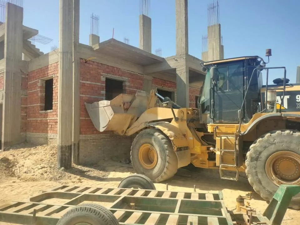 رئيس الجهاز: إزالة تعديات على 8 أفدنة بالعبور الجديدة .. صور