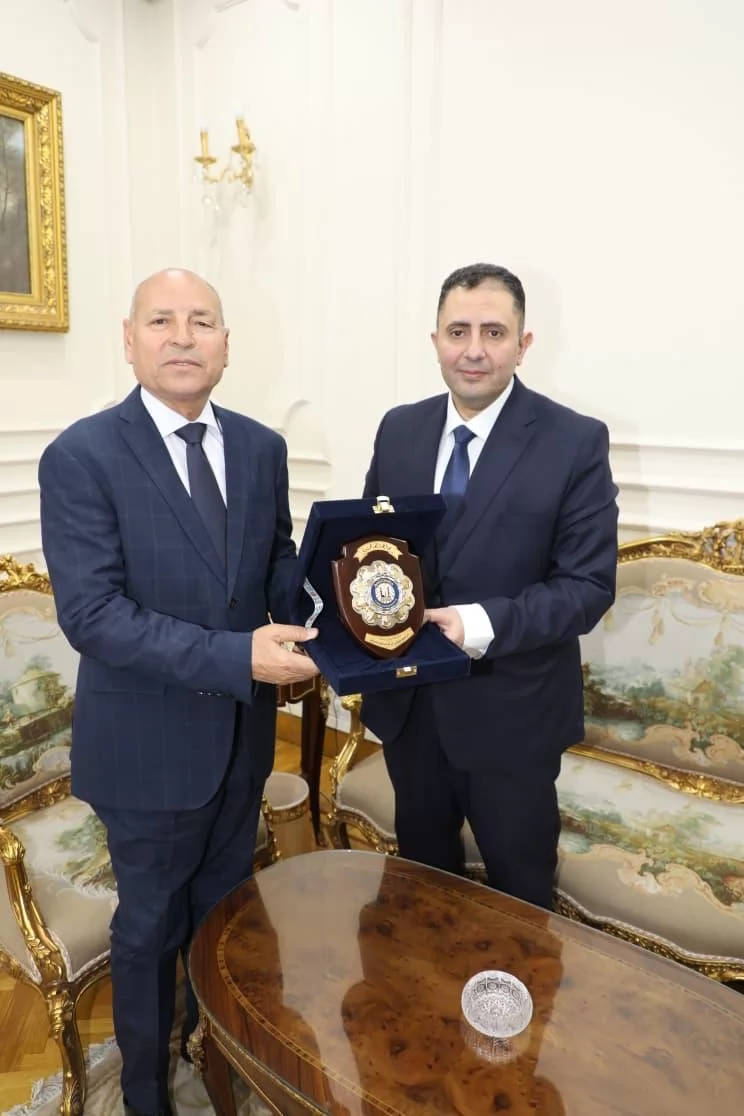 محافظ القاهرة يلتقى حسام الدين فوزى محافظ دمياط لتهنئته بعمله الج