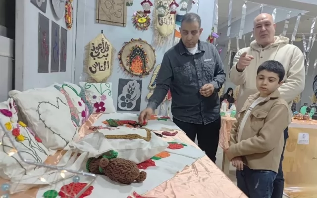 الفرماوي يشهد المعرض الختامي لبرنامج الفنون التشكيلية