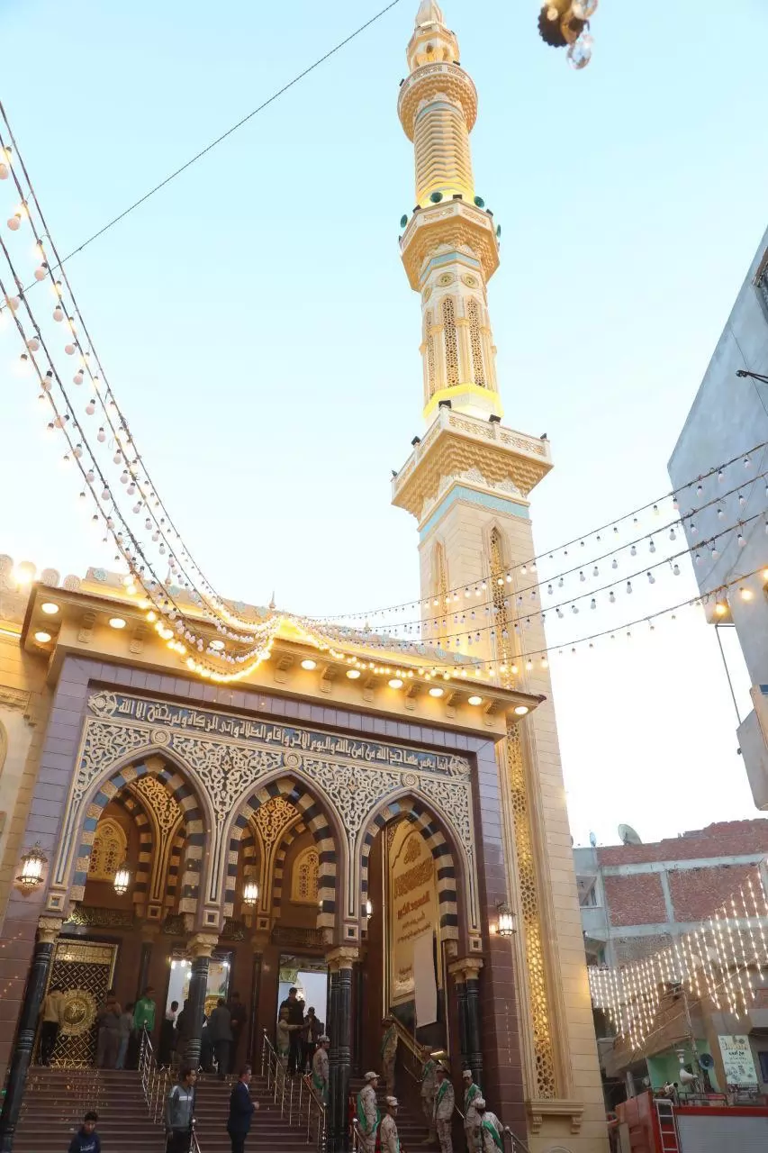 محافظ الشرقيةيفتتح مسجد كفرأبوحسين بالزقازيق بتكلفة 11 مليون جنيه