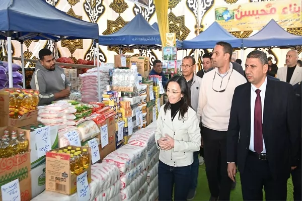 عازر تواصل إفتتاح معارض 