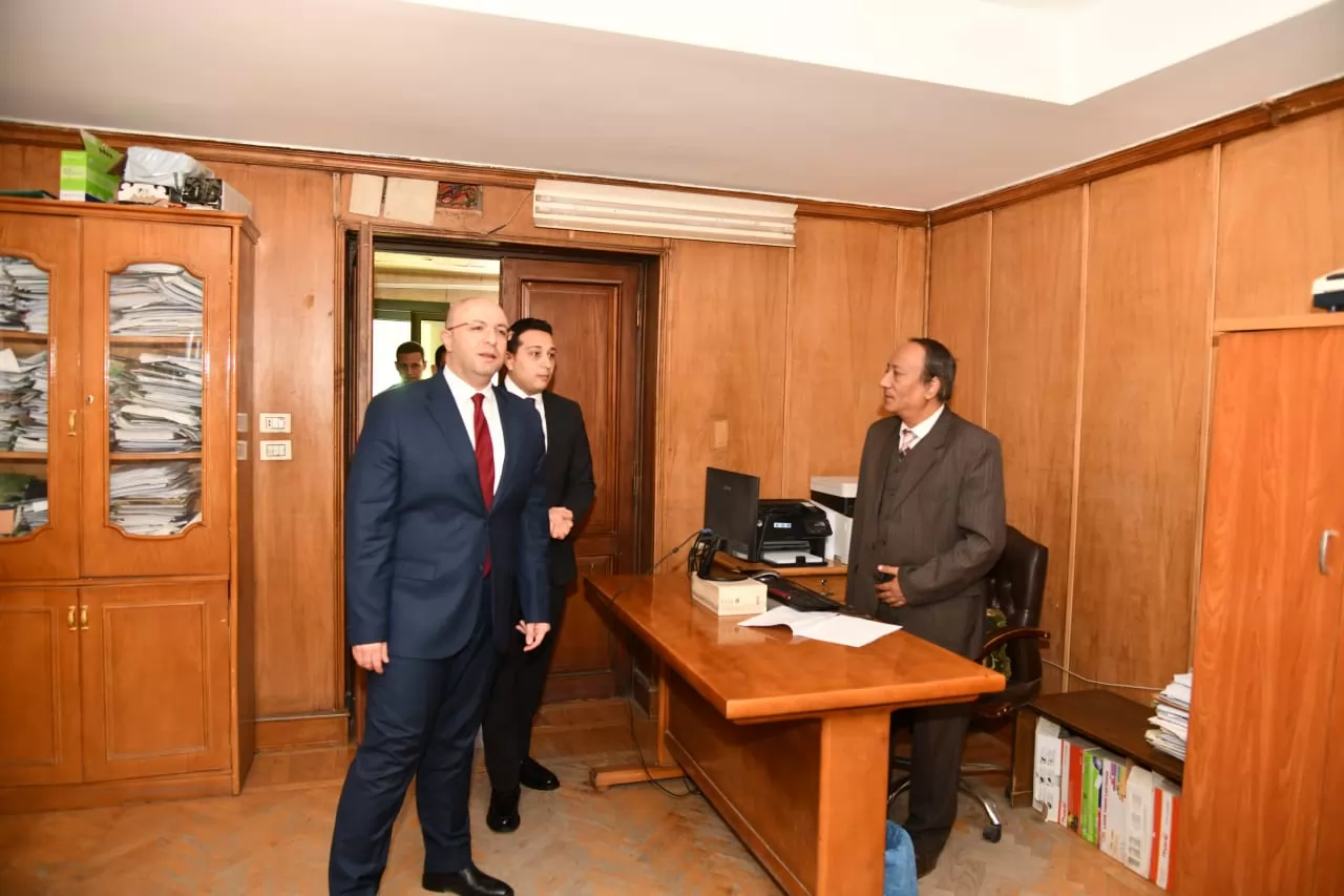 محافظ الفيوم يصدر أول قرار لتنظيم ساعات العمل ..  خلال شهر رمضان 