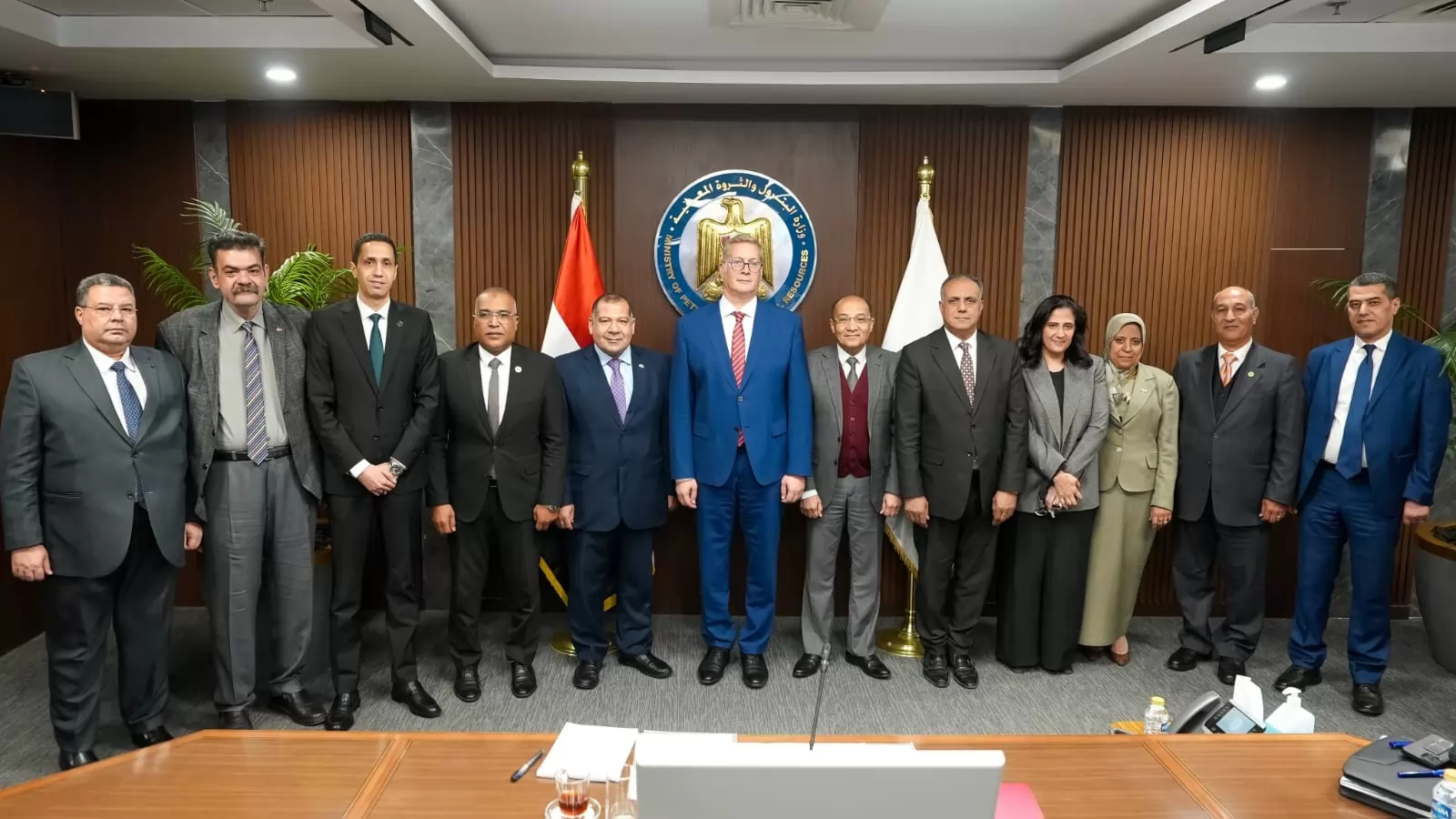 وزير البترول يعتمد الموازنات الاستثمارية لـ