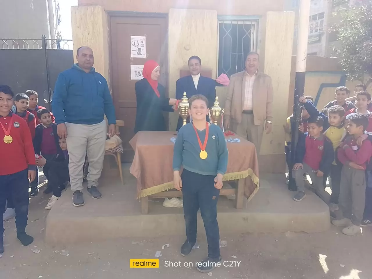 مدرسة الشهيد عادل عبيدو تختتم الدورة الرياضية لكرة القدم 