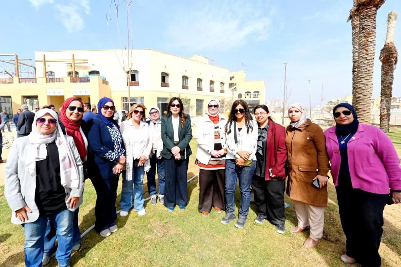 وزيرة الإسكان تتفقد محطة مياه الشروق ..صور