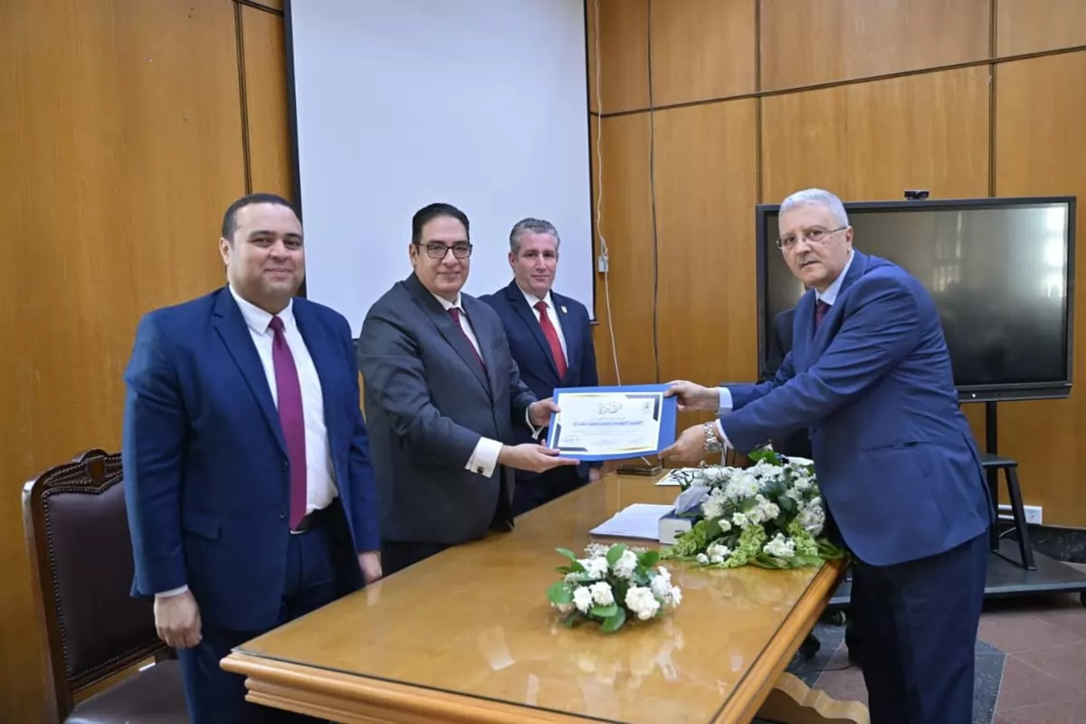 جامعة القاهرة تطلق برنامجًا موسعًا لتطوير الكوادر الإدارية