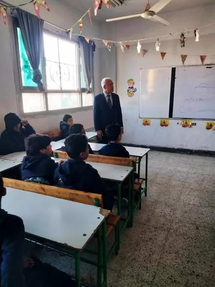 مدير تعليم الإسماعيلية يتفقد المدارس الرسمية للغات..صور