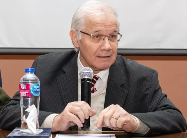 طلاب هندسة الجامعة المصرية الروسية يقدموا مشروعات تخرج متميزة.. ب