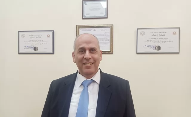 طلاب هندسة الجامعة المصرية الروسية يقدموا مشروعات تخرج متميزة.. ب