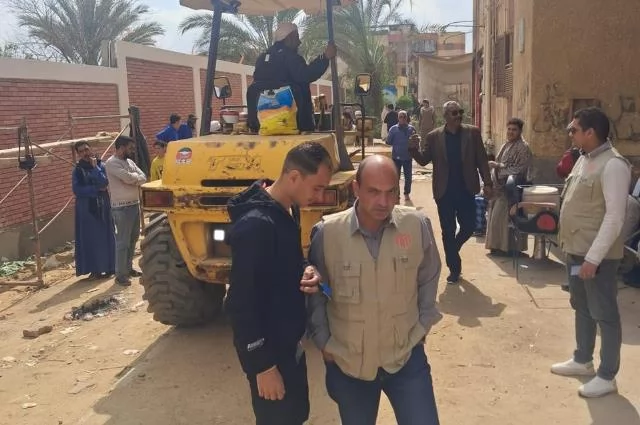 جهاز مدينة بدر يغلق 15 محل بـ