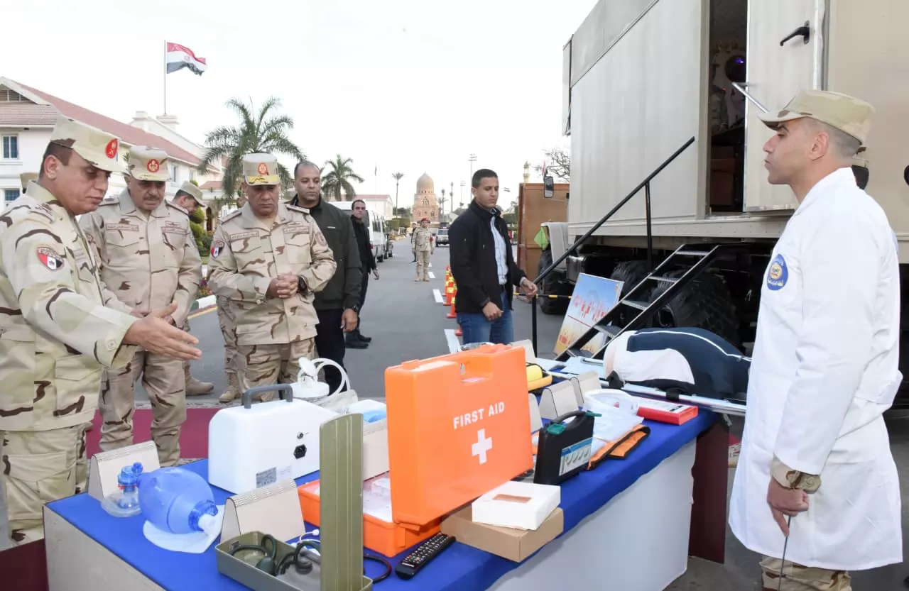 الفريق أشرف سالم زاهر وزير الدفاع يتفقد الجاهزية القتالية للمنطقة