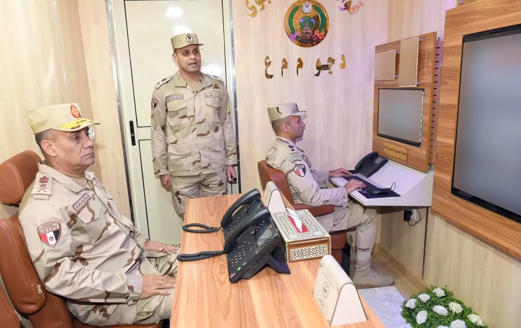 الفريق أشرف سالم زاهر وزير الدفاع يتفقد الجاهزية القتالية للمنطقة