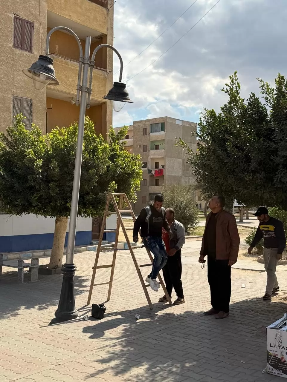 رئيس جهاز النوبارية يتابع تطوير منظومة الإنارة .. صور