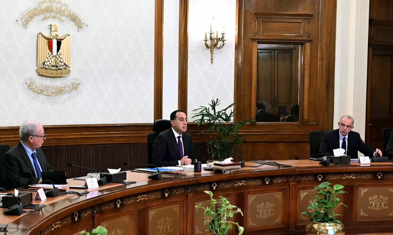 رئيس الوزراء : الدولة تولي اهتماماً بالغاً لتمهيد الطريق أمام الق